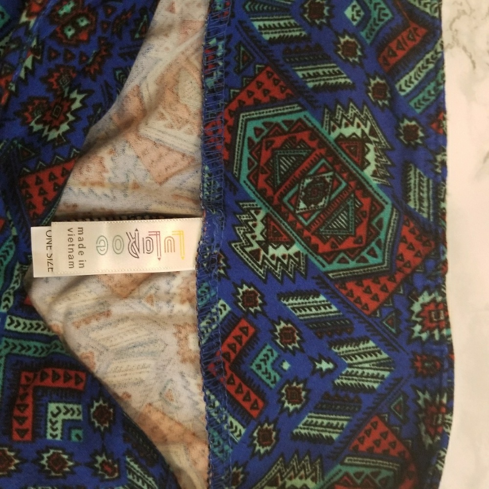 Lularoe Leggings In Multicolor Pattern Print - image 3